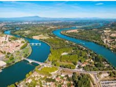 Rhone Nehri ve Burgonya